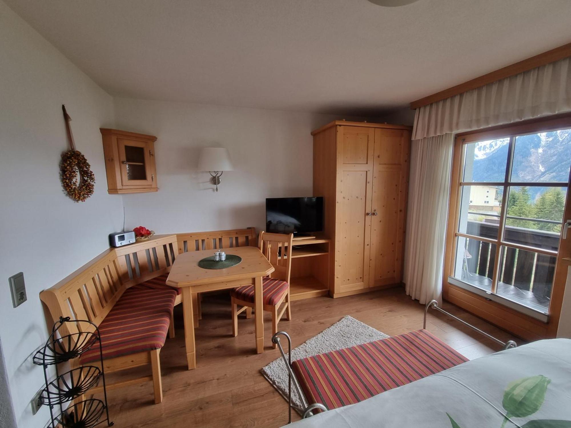 Haus Auer Daire Jerzens Oda fotoğraf